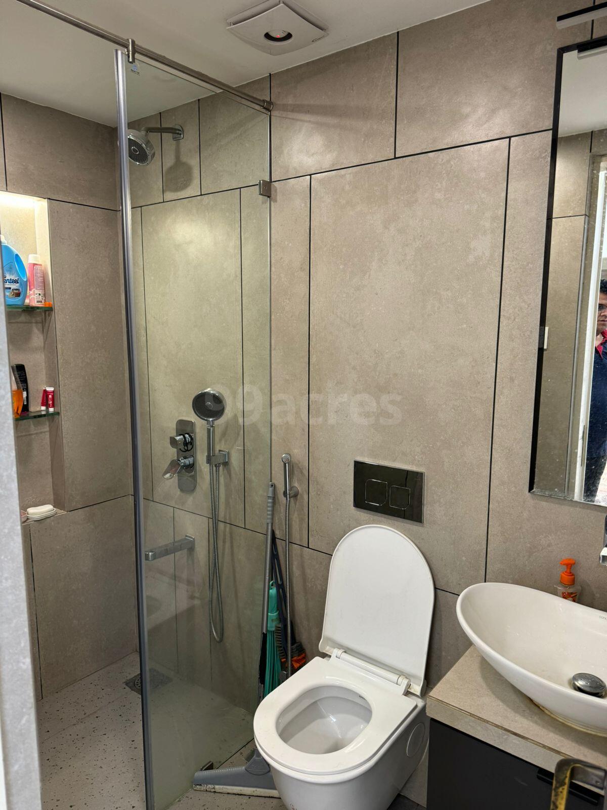4 BHK Apartment for Sale in Juhu Tara Road Mumbai