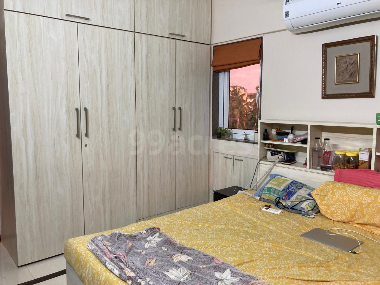 4 BHK Apartment for Sale in Juhu Tara Road Mumbai
