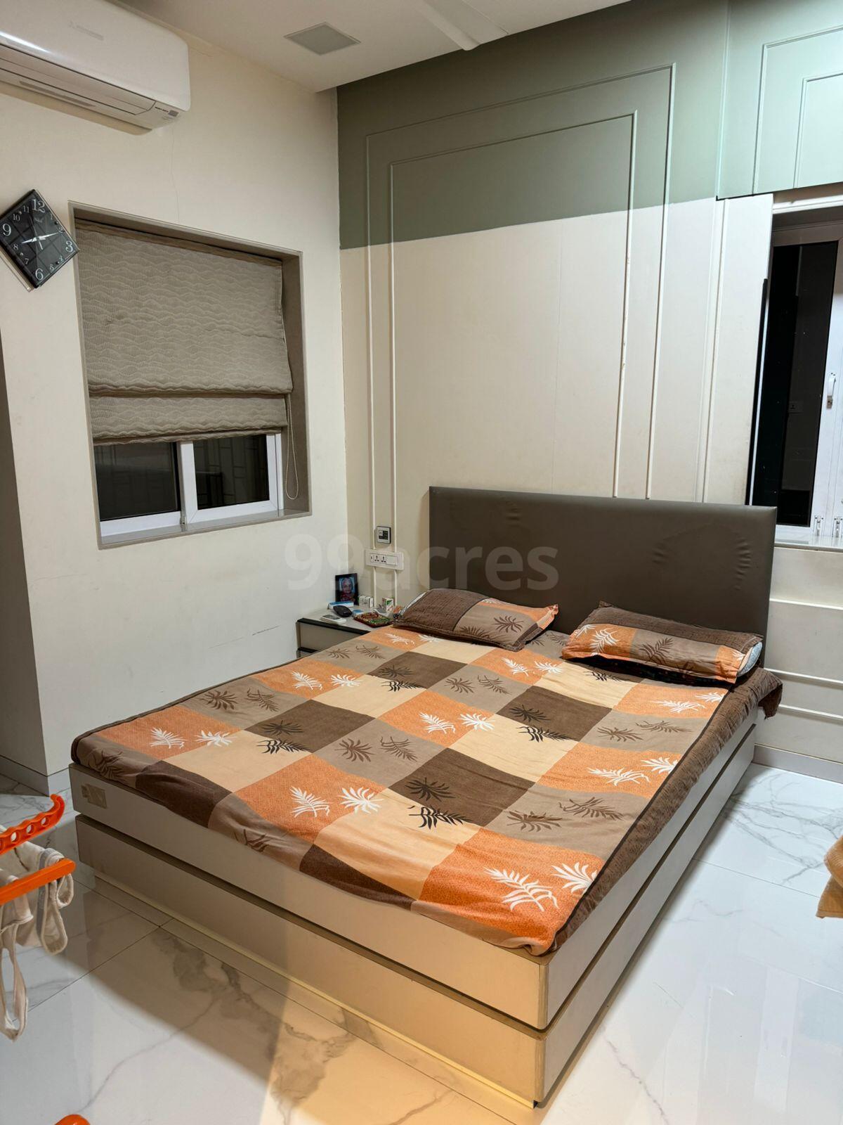 4 BHK Apartment for Sale in Juhu Tara Road Mumbai
