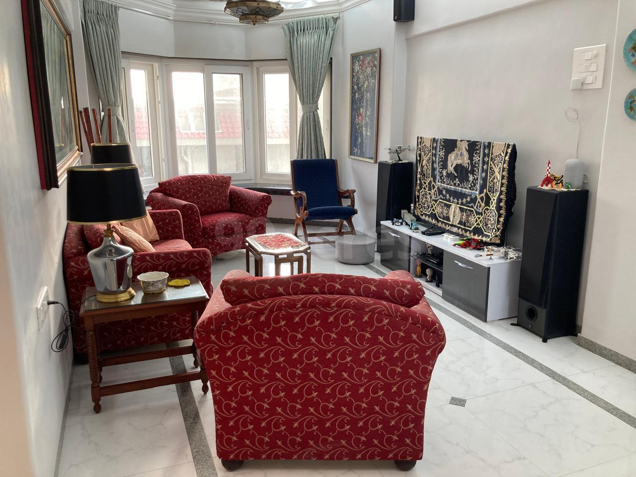 4 BHK Apartment for Sale in Juhu Tara Road Mumbai