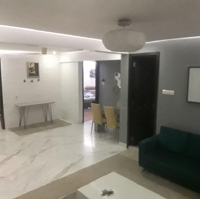 2 BHK Apartment for Rent in Khar West Mumbai