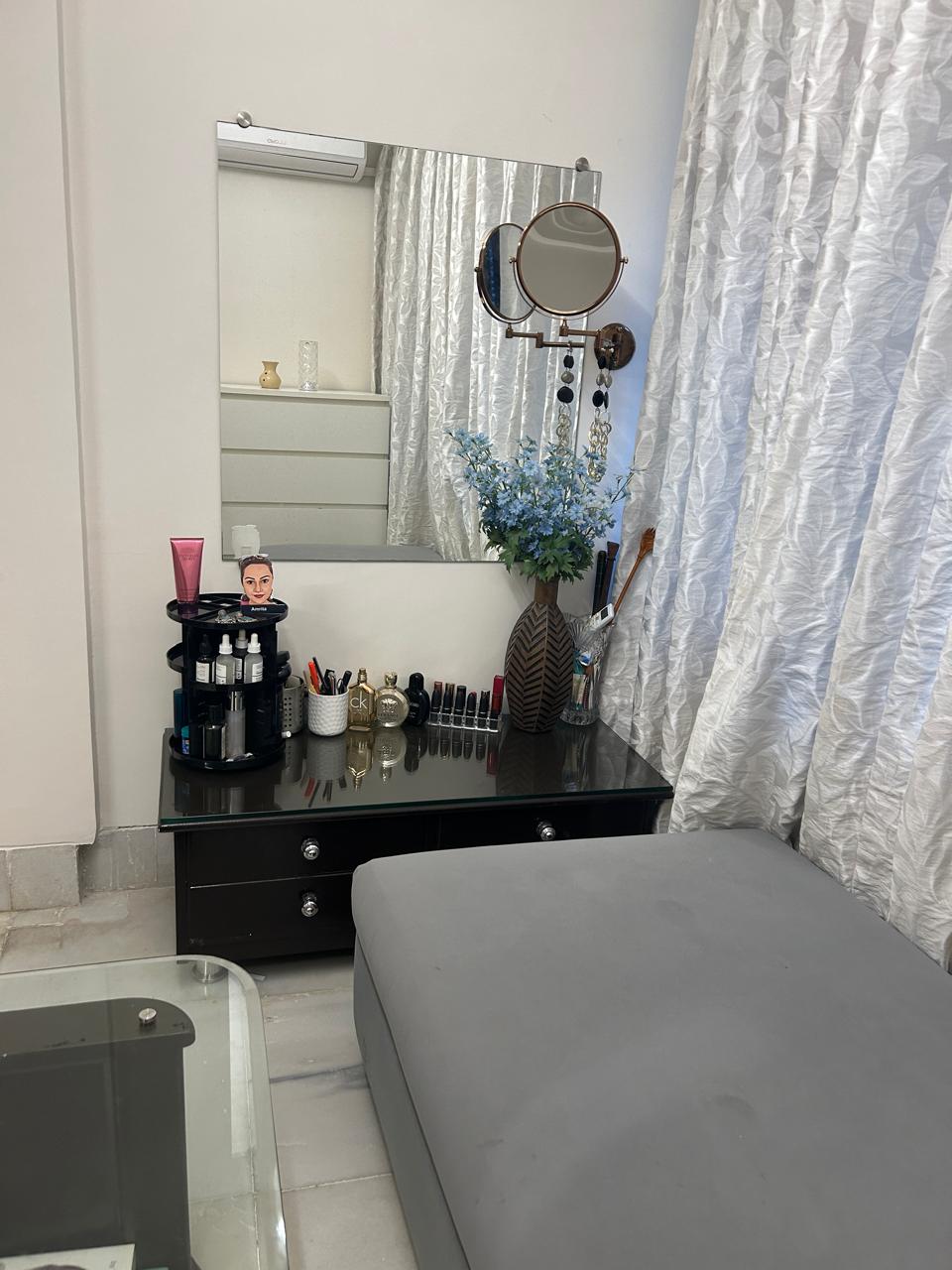 3 BHK Apartment for Rent in Gulmohar cross rd no.10 Mumbai