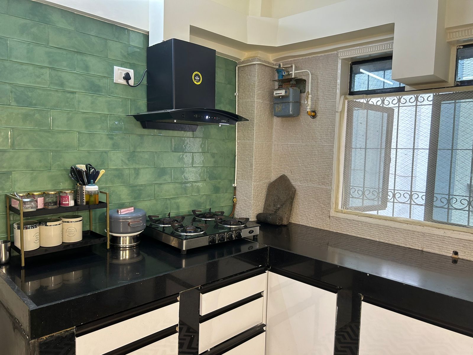 3 BHK Apartment for Rent in Gulmohar cross rd no.10 Mumbai