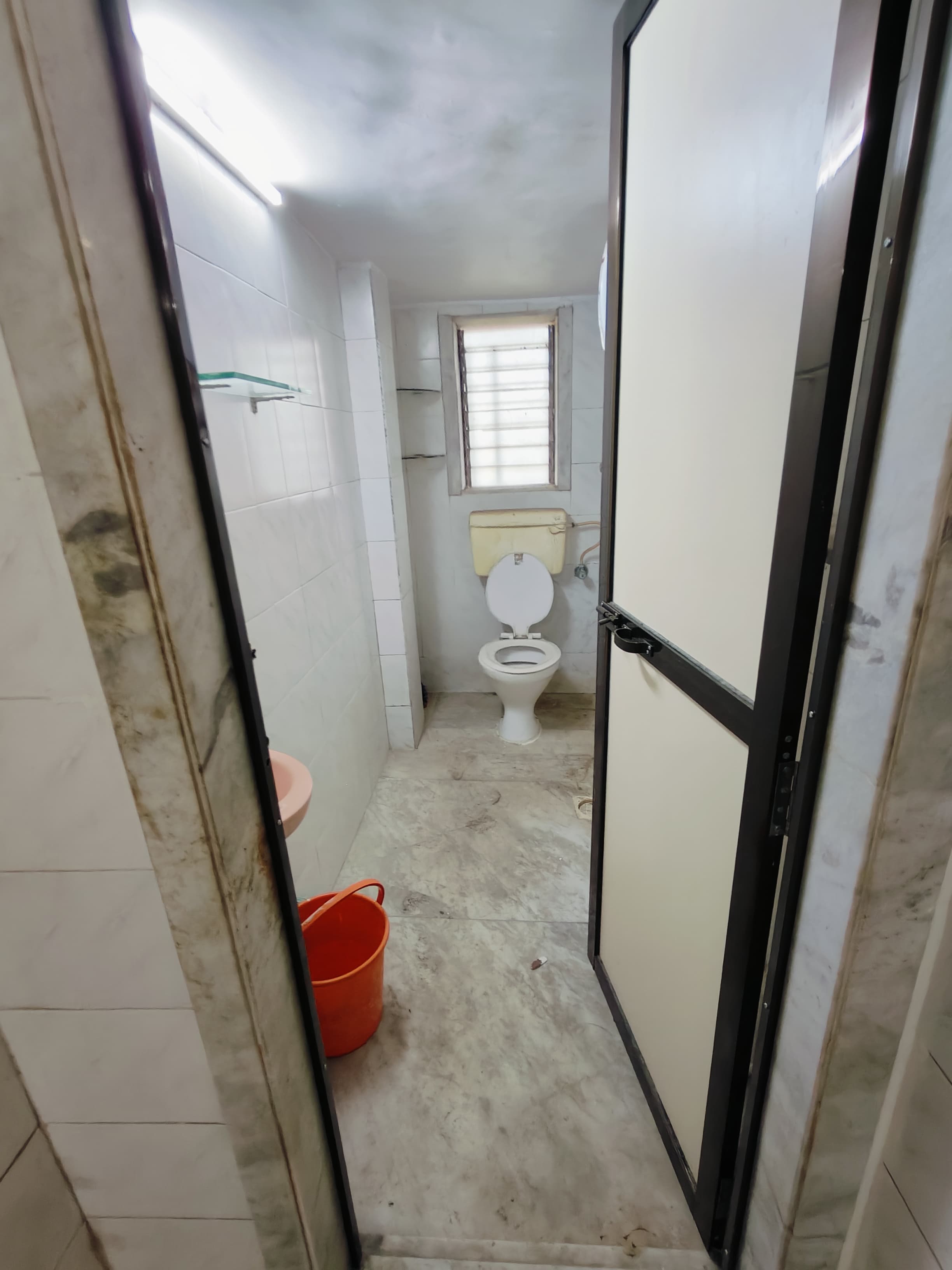 2 BHK Apartment for Rent in Khar West Mumbai