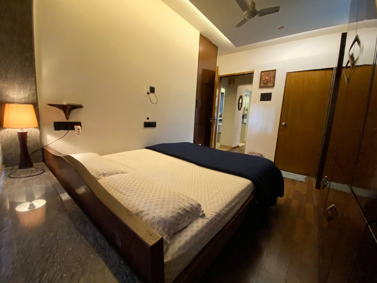 2 BHK Apartment for Rent in Bandra Reclamation Mumbai