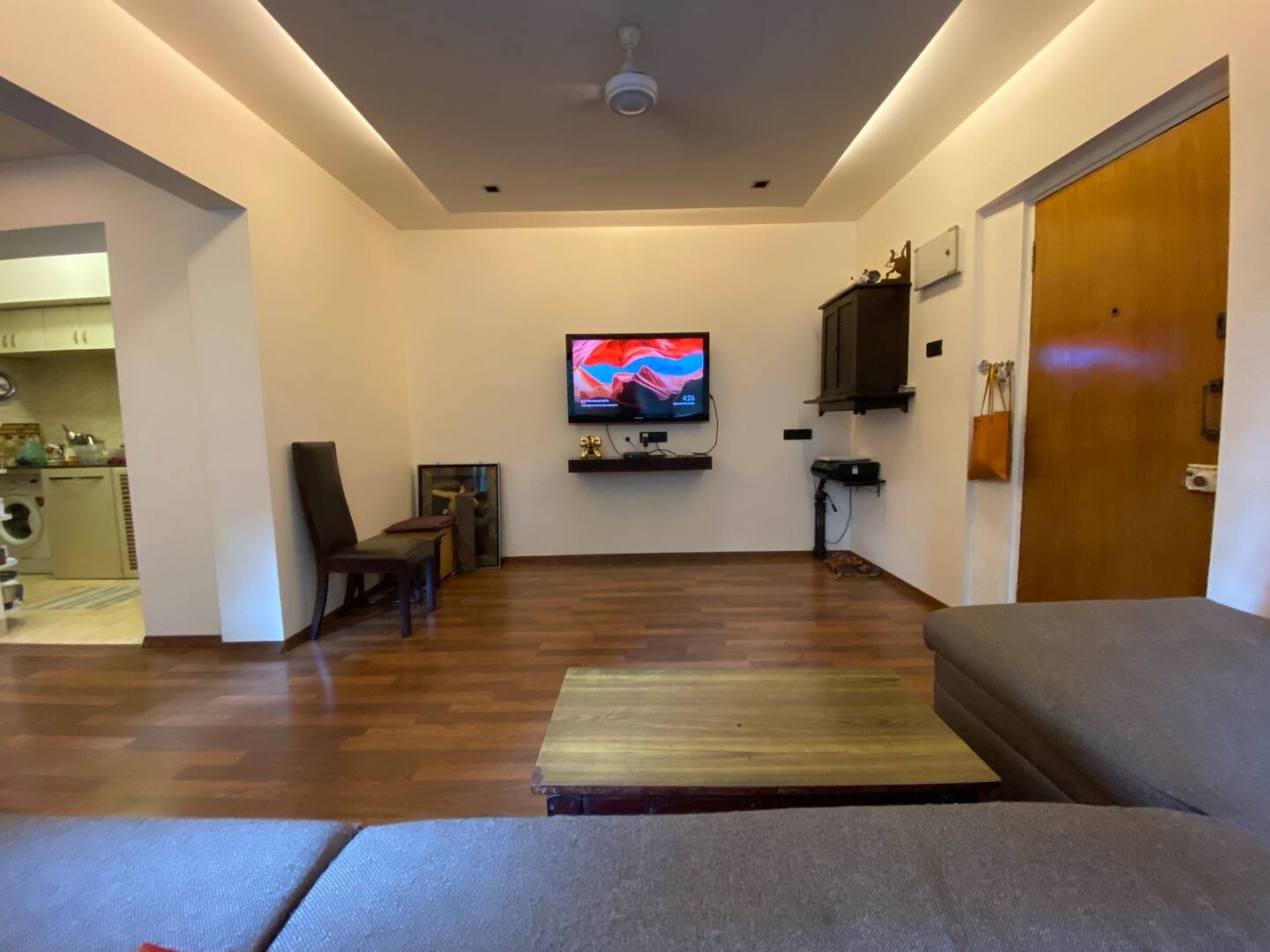 2 BHK Apartment for Rent in Bandra Reclamation Mumbai