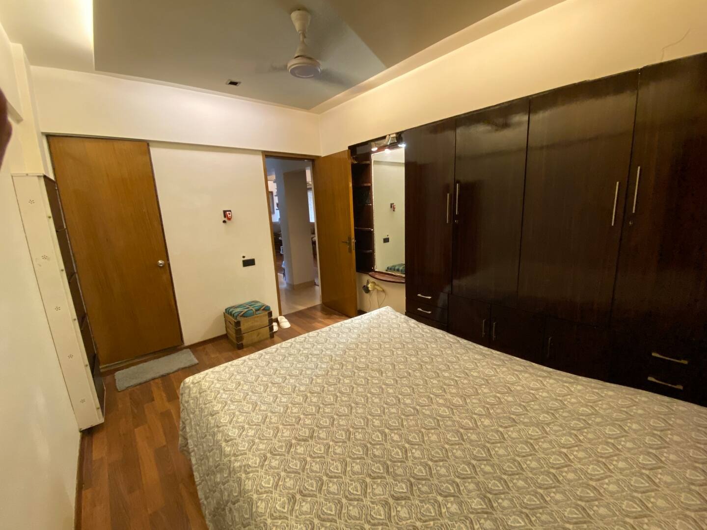 2 BHK Apartment for Rent in Bandra Reclamation Mumbai