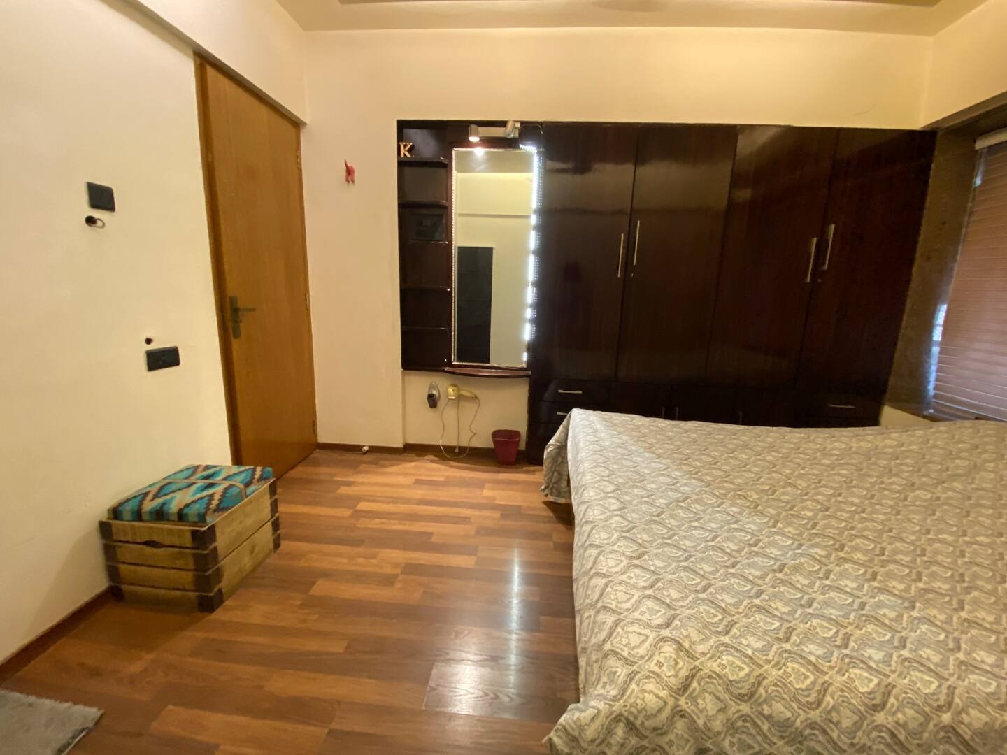 2 BHK Apartment for Rent in Bandra Reclamation Mumbai