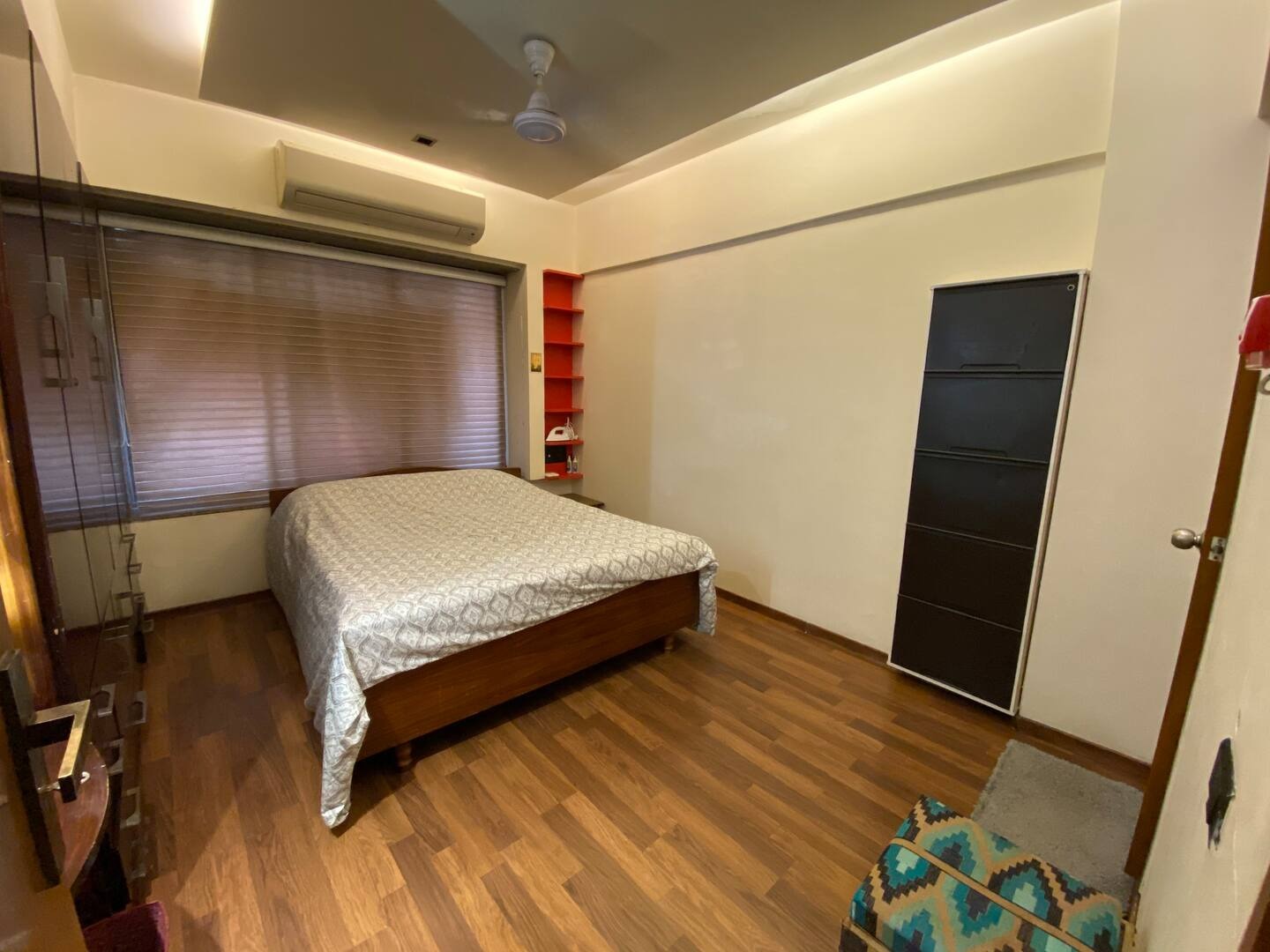 2 BHK Apartment for Rent in Bandra Reclamation Mumbai