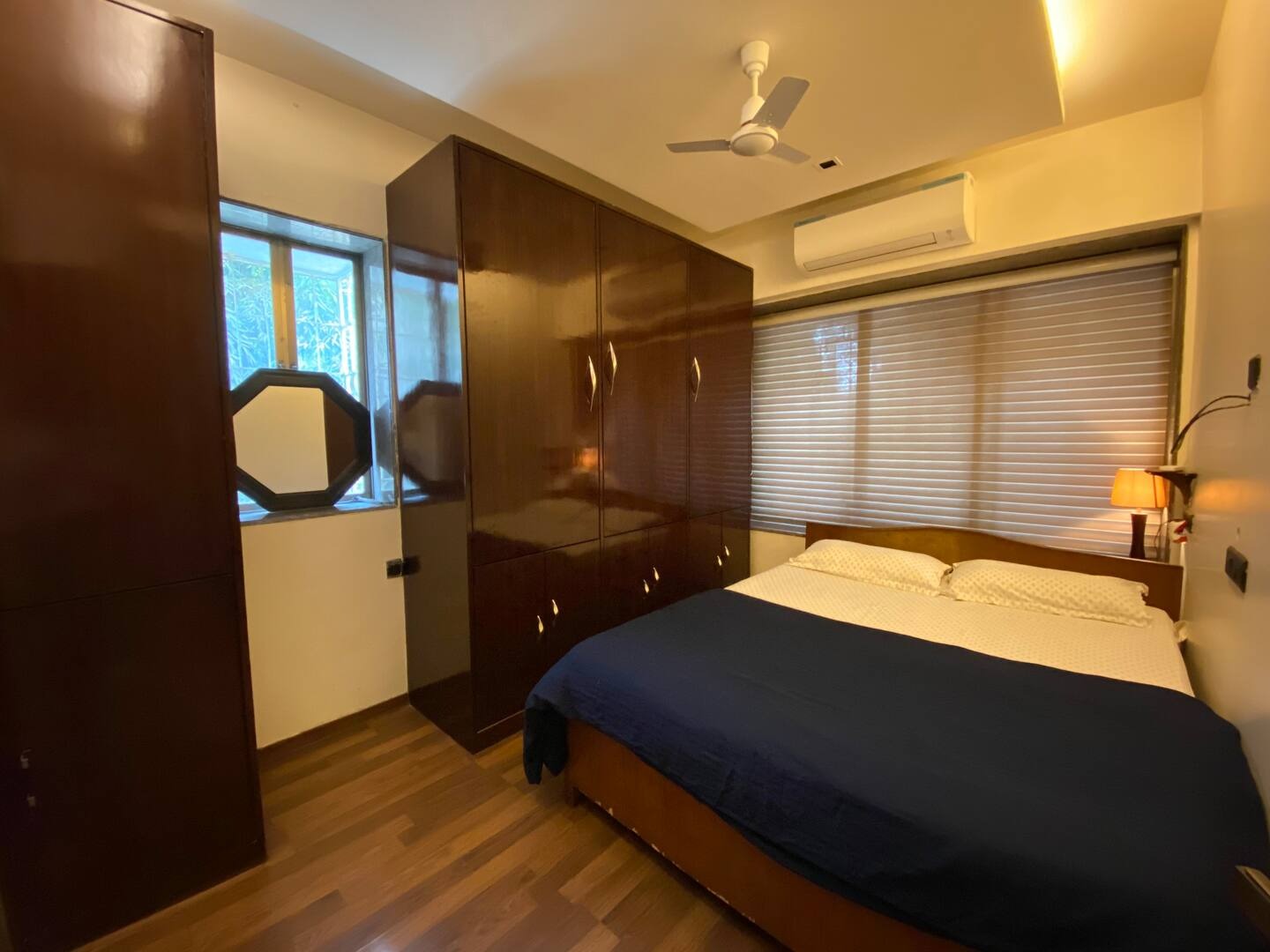 2 BHK Apartment for Rent in Bandra Reclamation Mumbai