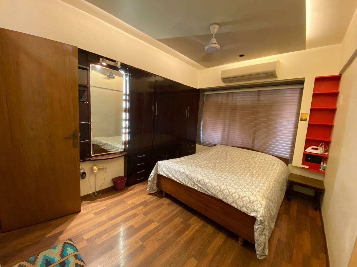 2 BHK Apartment for Rent in Bandra Reclamation Mumbai