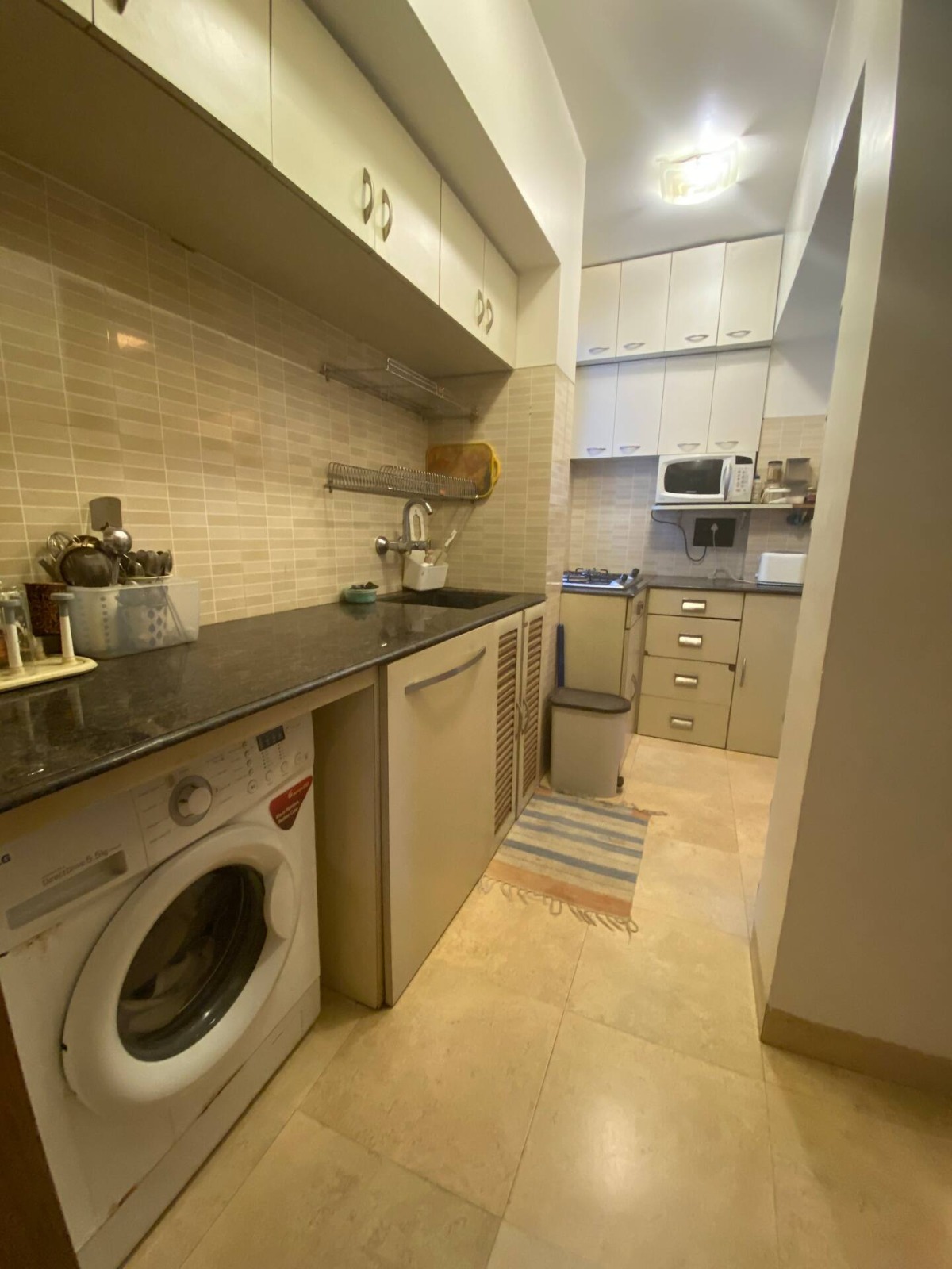 2 BHK Apartment for Rent in Bandra Reclamation Mumbai