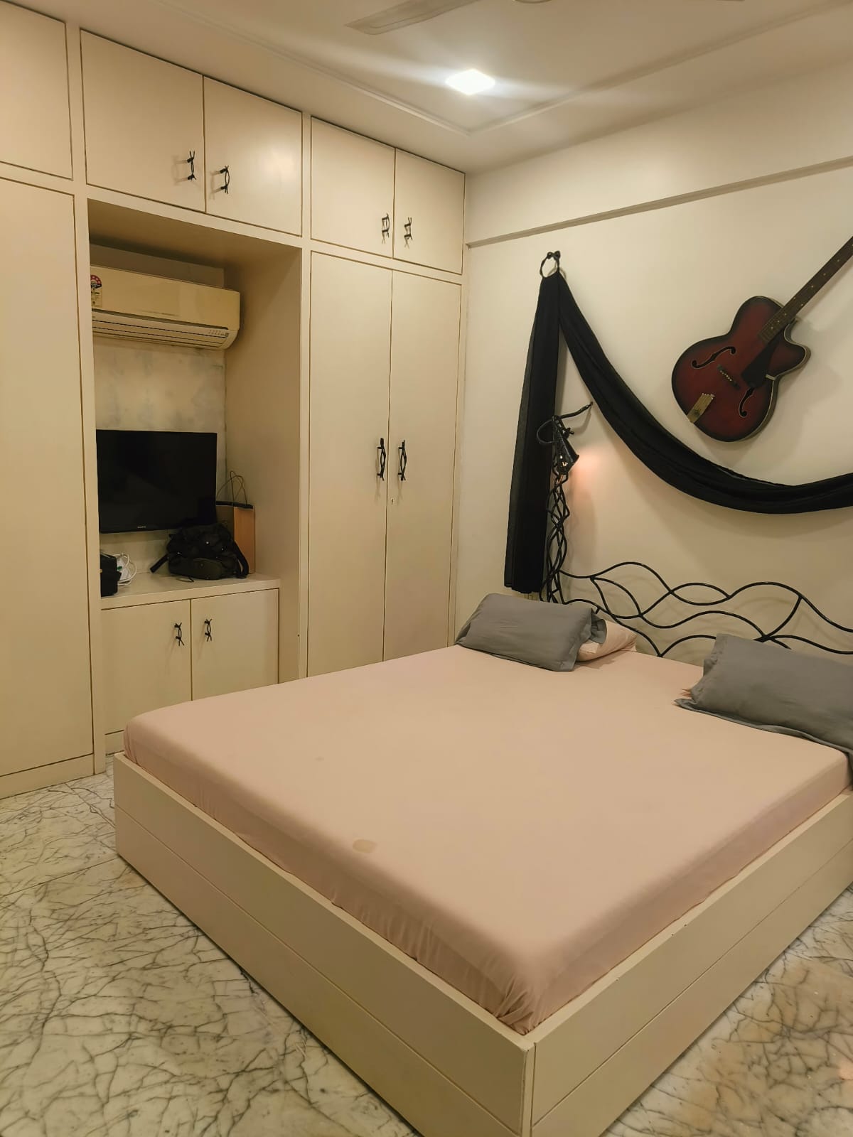 3 BHK Apartment for Sale in Juhu Mumbai