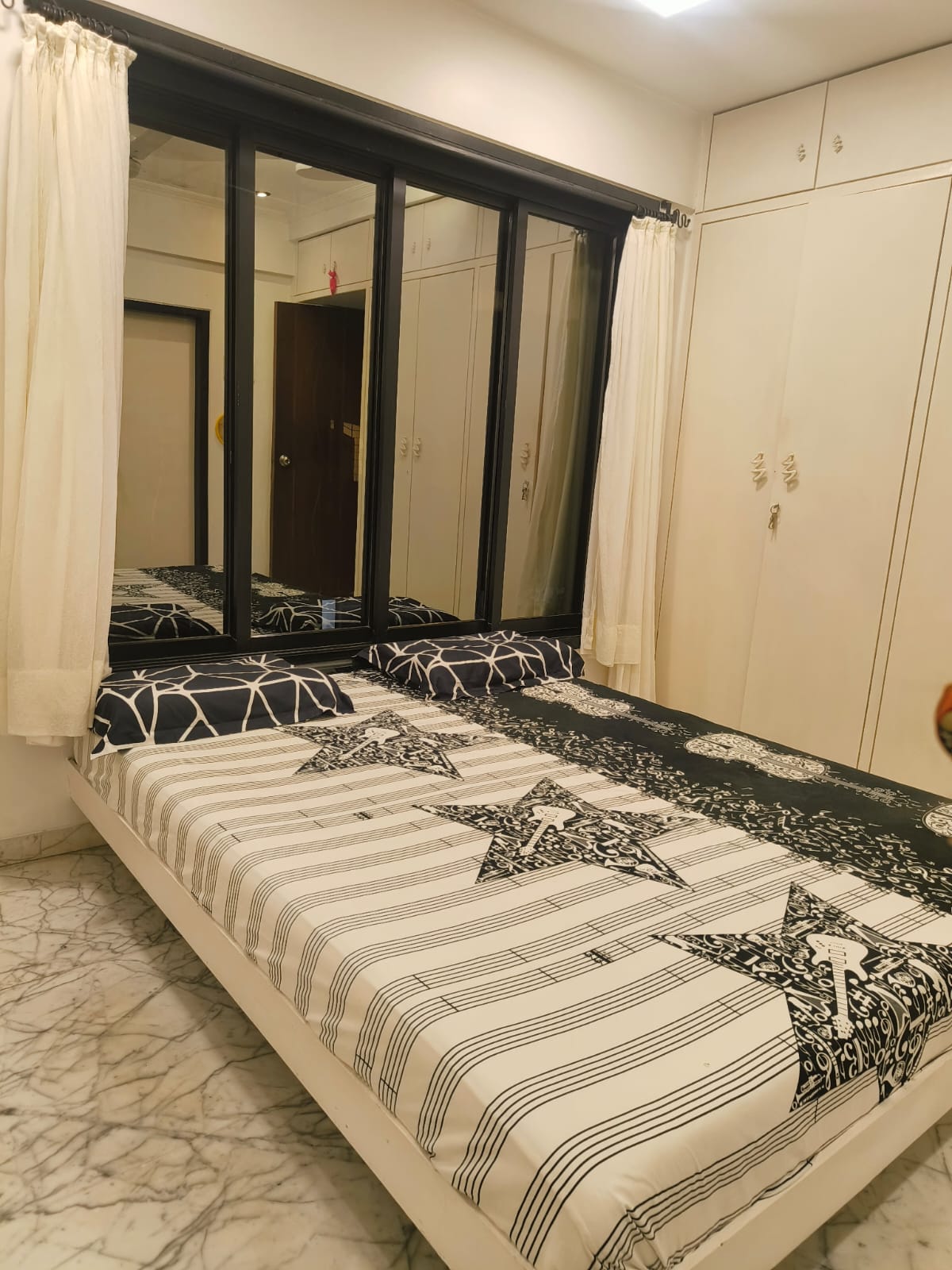 3 BHK Apartment for Sale in Juhu Mumbai
