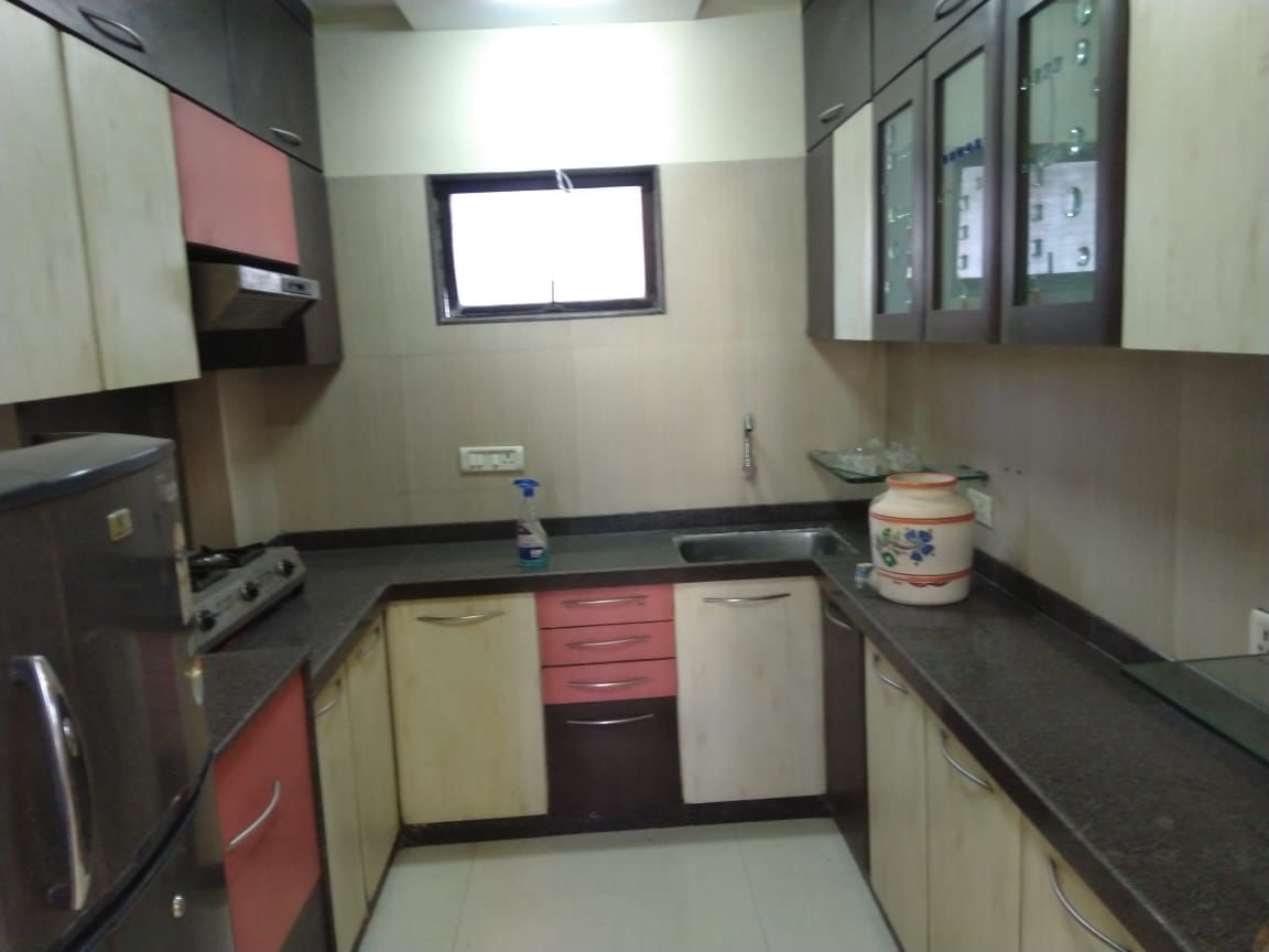 2 BHK Apartment for Rent in St.Martin Rd Mumbai