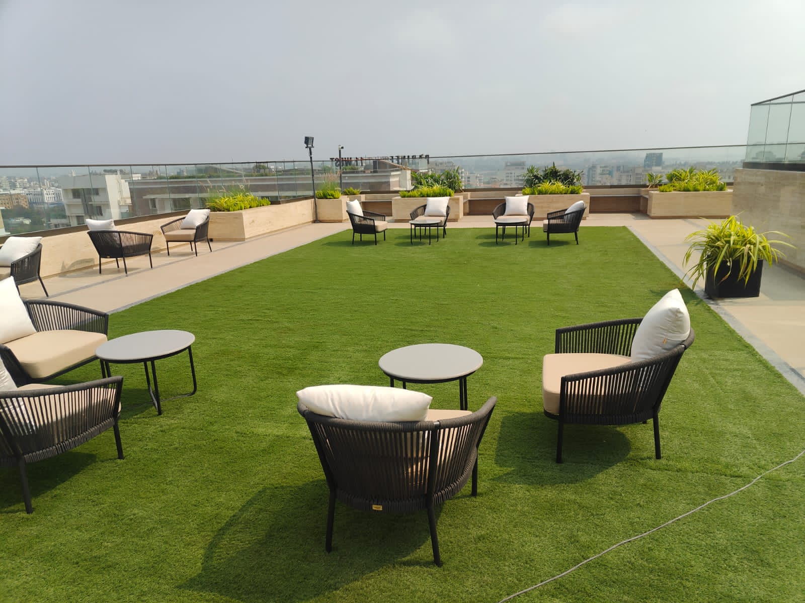 4 BHK Apartment for Rent in Gulmohar Cross rd no.12 Mumbai
