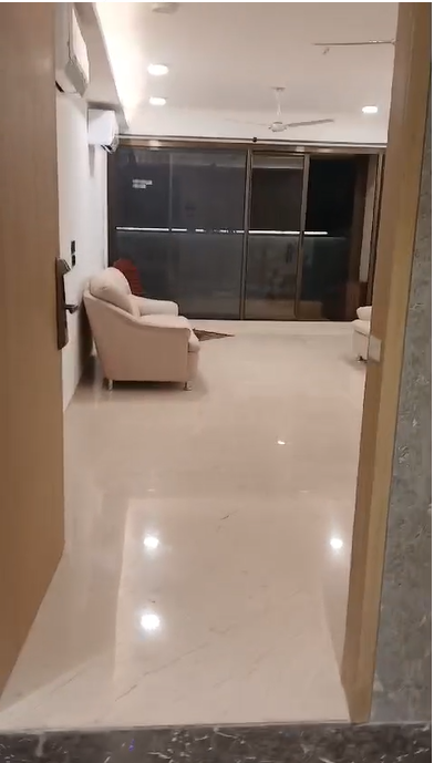 4 BHK Apartment for Rent in Gulmohar Cross rd no.12 Mumbai