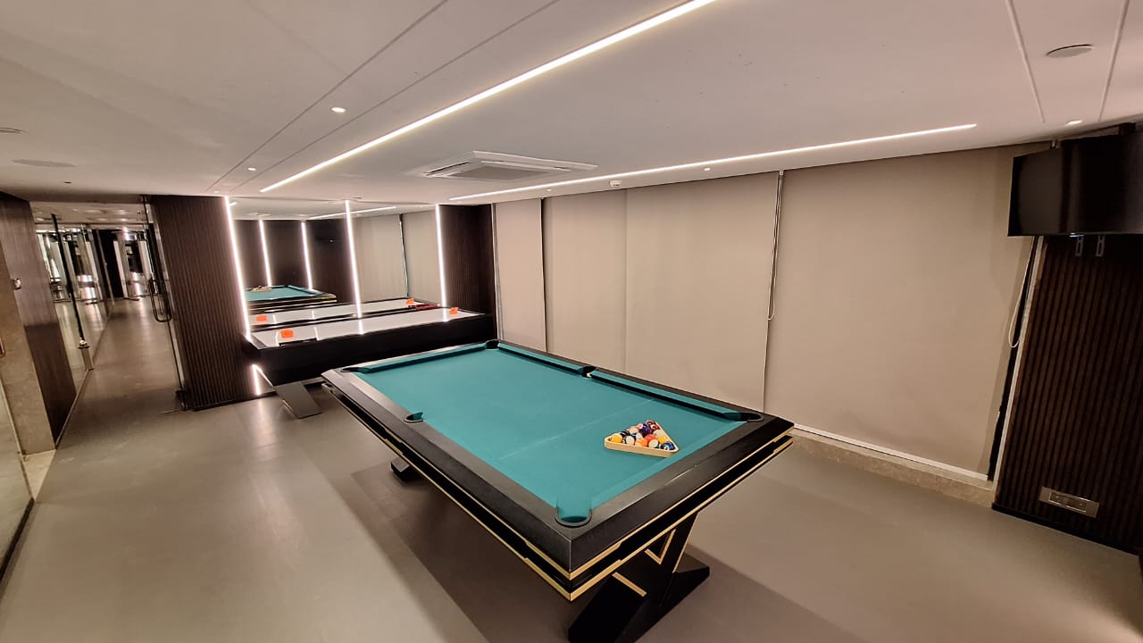 4 BHK Apartment for Rent in Gulmohar Cross rd no.12 Mumbai