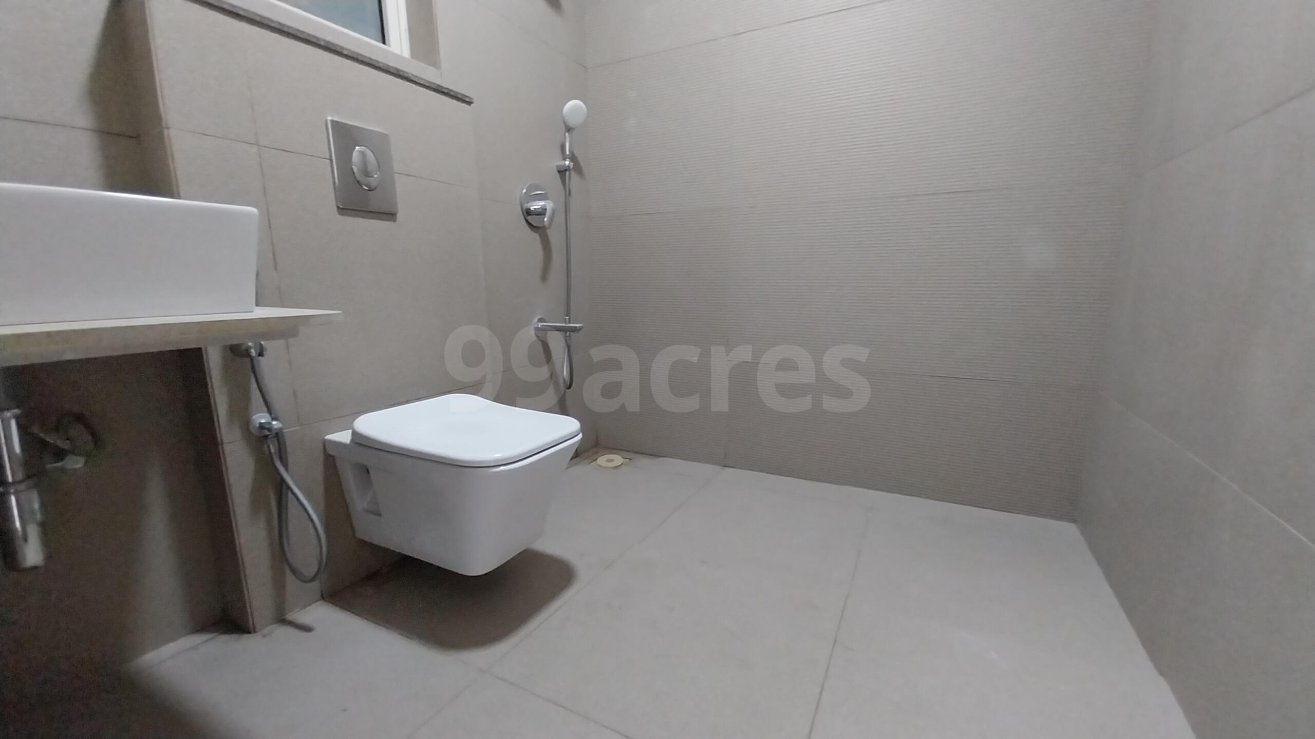3 BHK Apartment for Rent in Gulmohar cross rd no.10 Mumbai