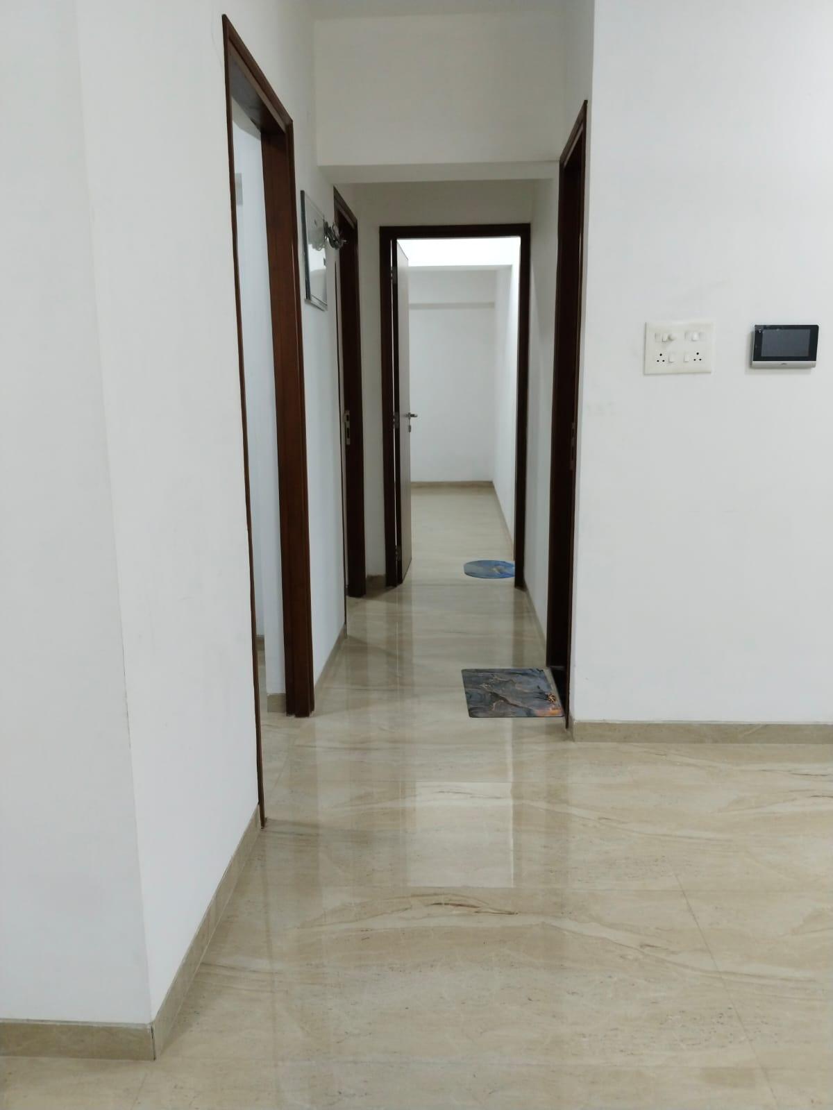 3 BHK Apartment for Rent in Gulmohar cross rd no.10 Mumbai