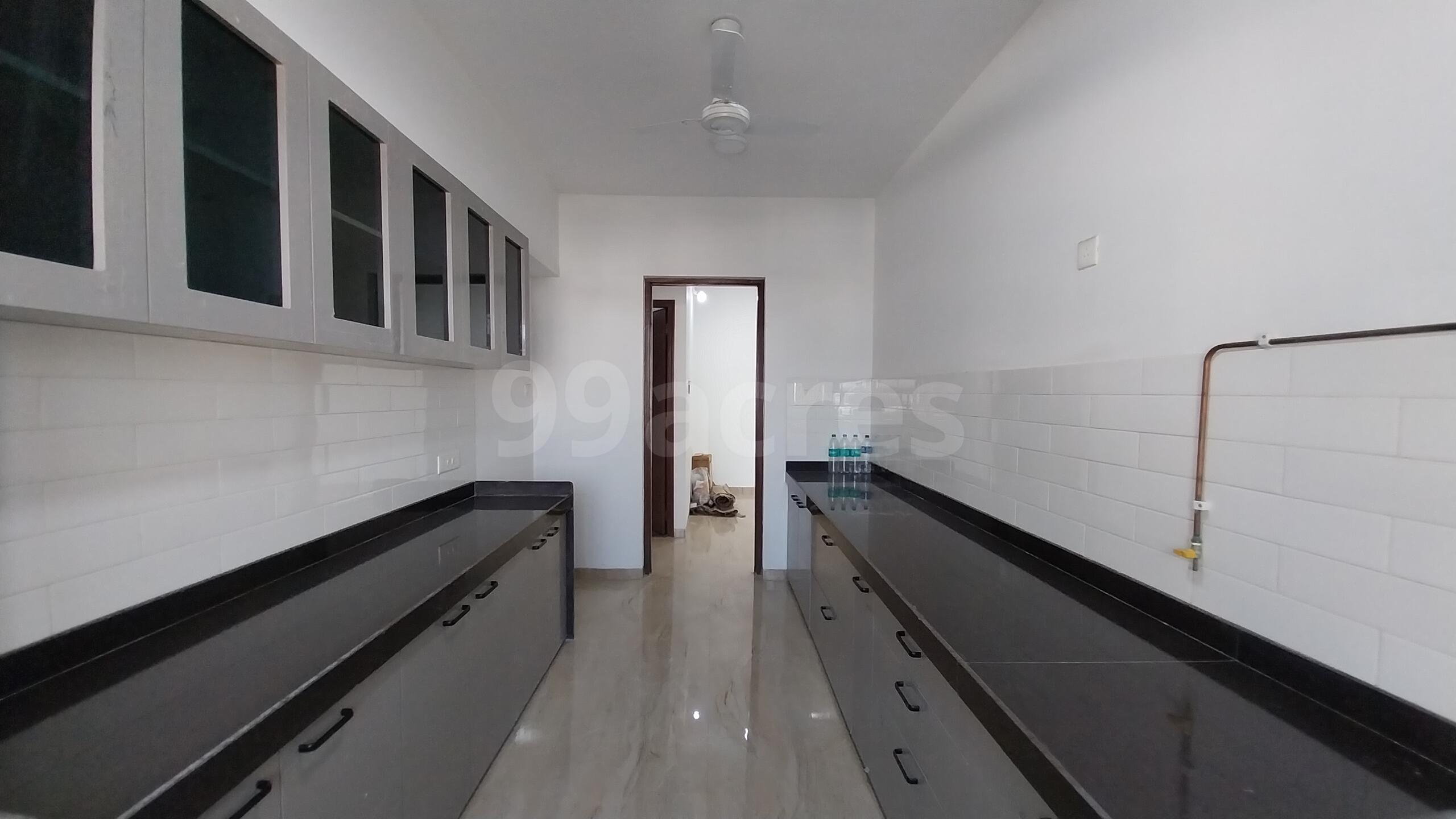 3 BHK Apartment for Rent in Gulmohar cross rd no.10 Mumbai