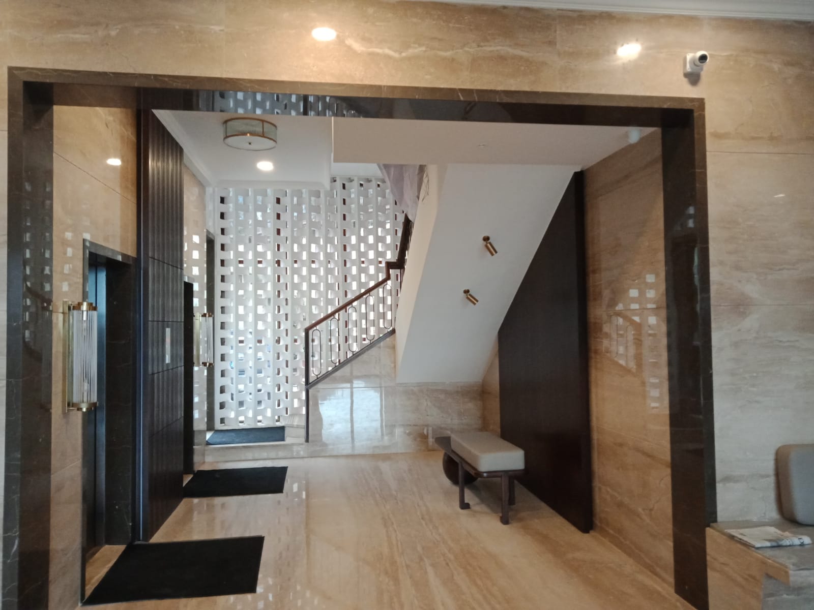 2 BHK Apartment for Sale in Walkeshwar Mumbai