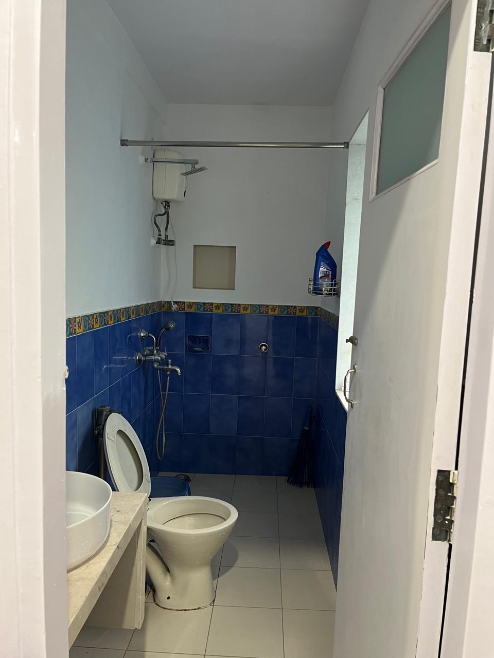 2 BHK Apartment for Rent in 16th Road Mumbai