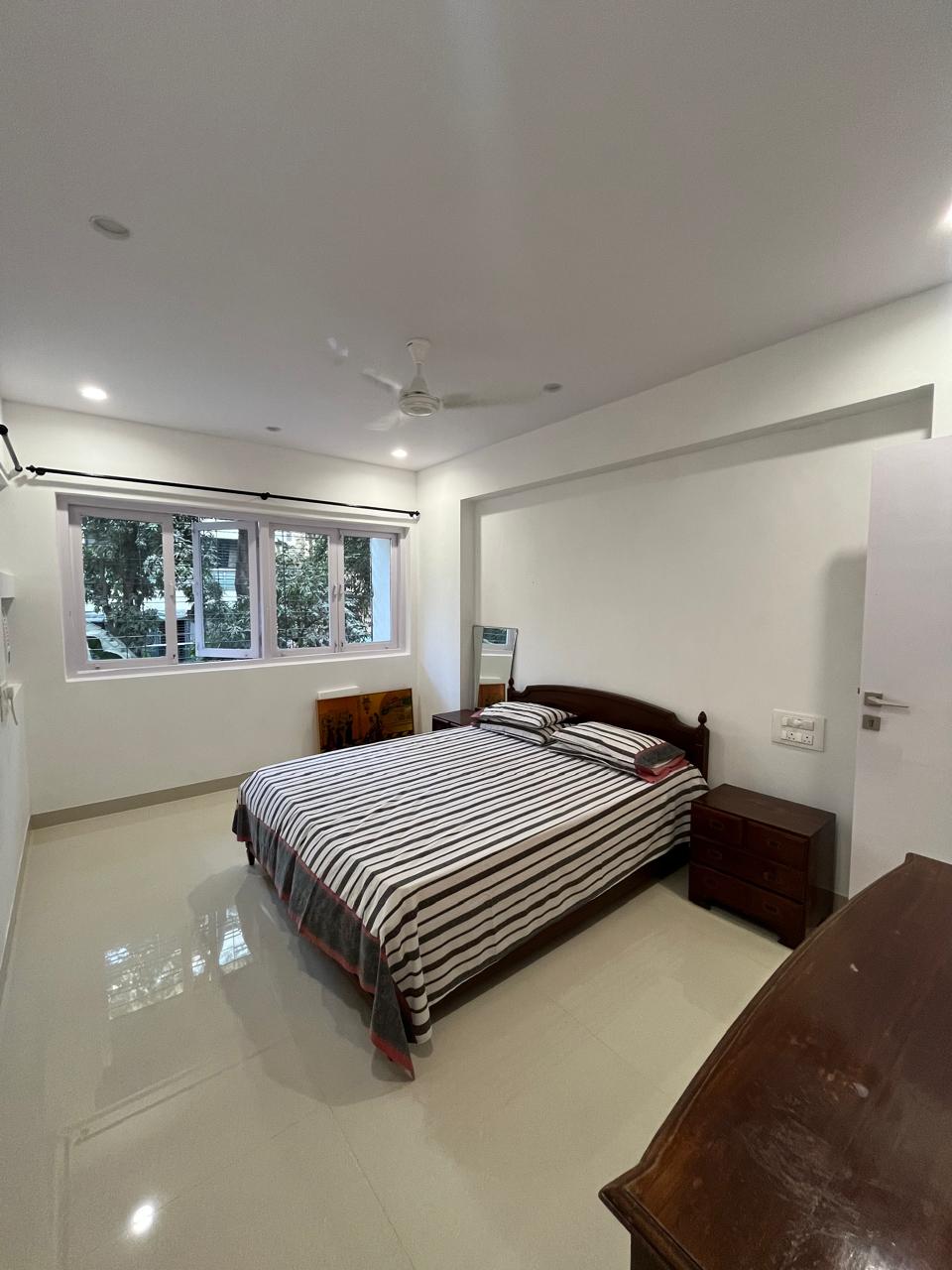 2 BHK Apartment for Rent in 16th Road Mumbai