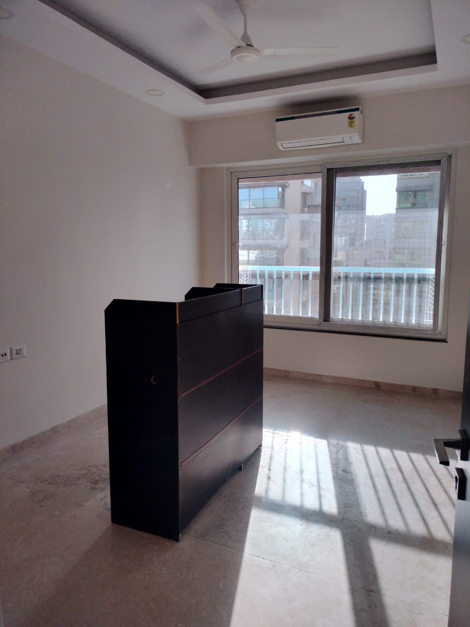 3 BHK Apartment for Rent in Santacruz West Mumbai