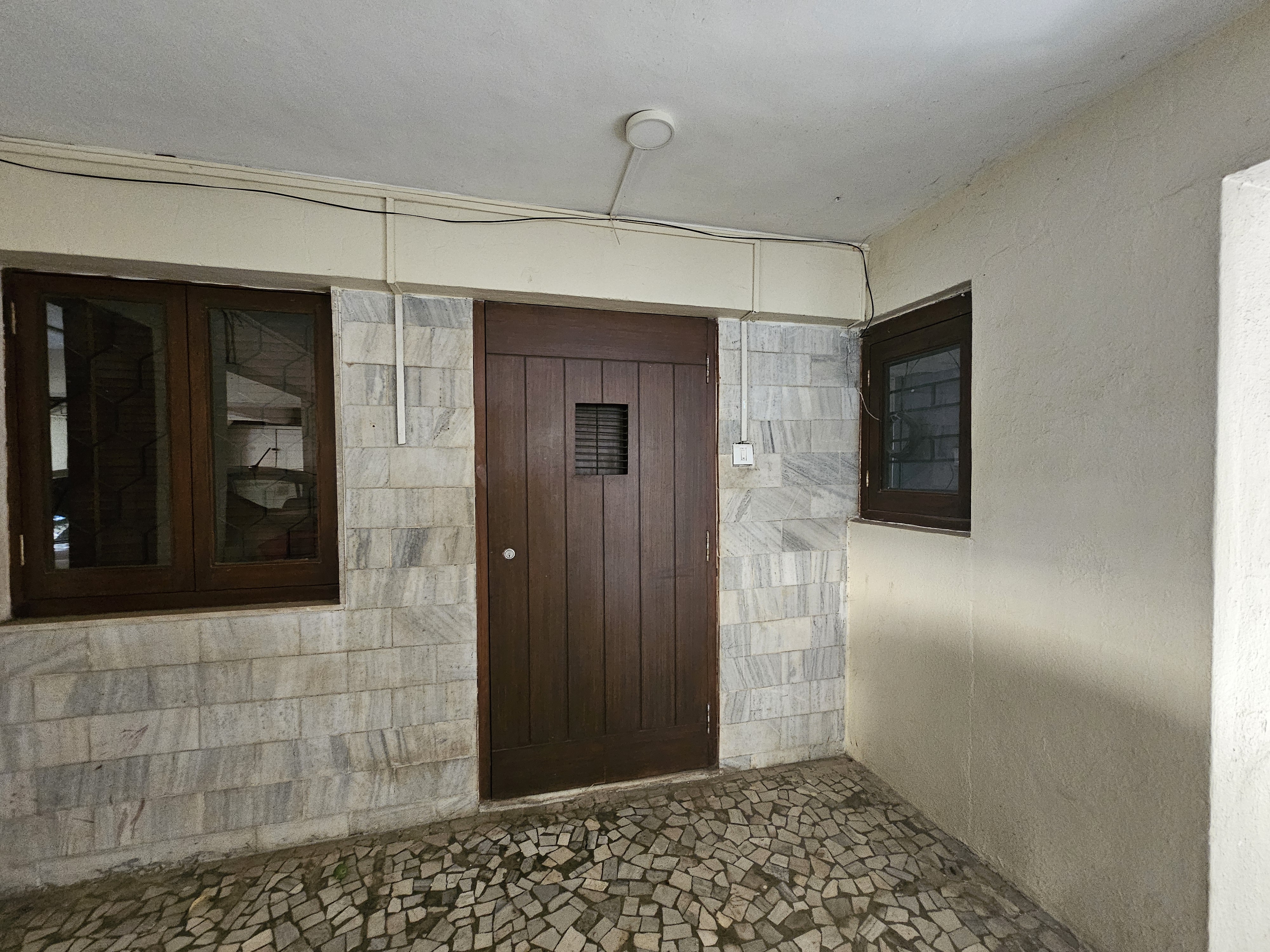 2 BHK Apartment for Rent in Off St.Cyril Road Mumbai
